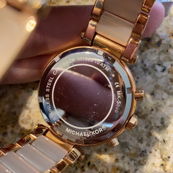 Michael Kors Rose Gold Stainless Steel Woman’s Watch - Picture 3 of 4
